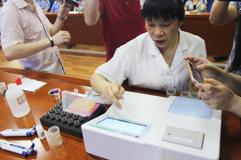 廣州瑞森生物科技股份有限公司食用農(nóng)產(chǎn)品快檢設(shè)備捐贈儀式在桂城街道辦事處舉行
